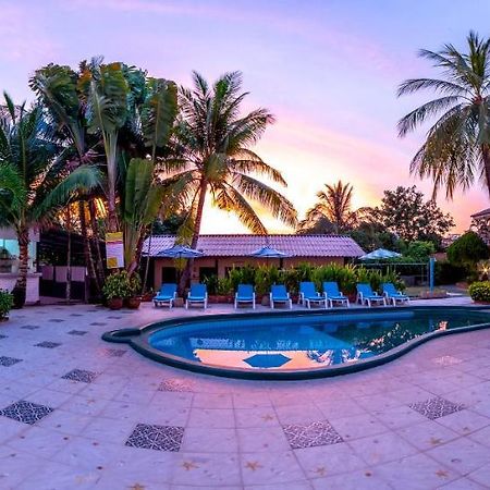 Coconut Resort Hotel Patong Экстерьер фото