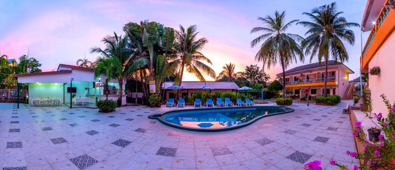 Coconut Resort Hotel Patong Экстерьер фото