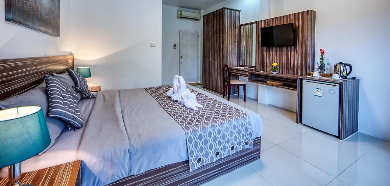 Coconut Resort Hotel Patong Экстерьер фото